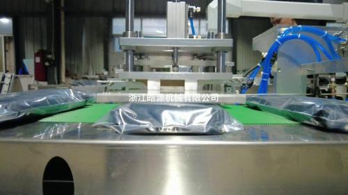 浙江皓源機械套袋機視頻
